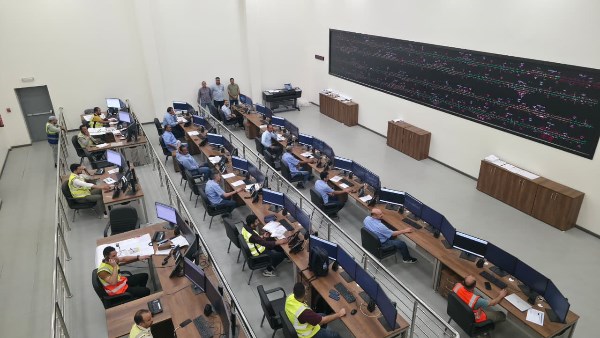 وزير النقل يعلن دخول مبنى التحكم المركزي (CTC) بسوهاج الخدمة إعلانا بالانتهاء الكامل من مشروع تطوير وتحديث نظم الإشارات