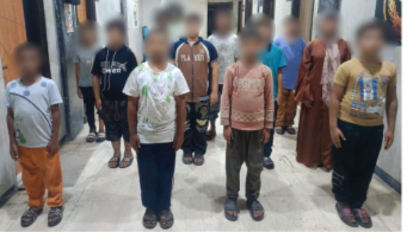 القبض على 10 رجال وسيدتين يستغلون الأطفال في التسول بالقاهرة