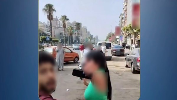 بطلة فيديو حادث مصر الجديدة تتصالح مع عامل الدليفري