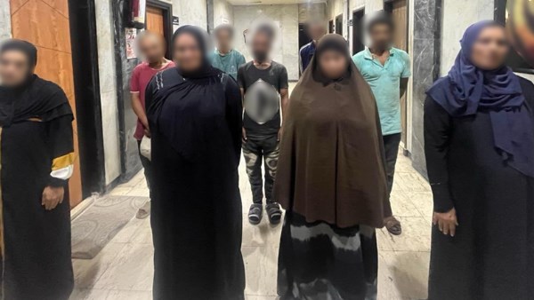 القبض على 5 رجال و4 سيدات يستغلون 7 أطفال فى التسول بالجيزة