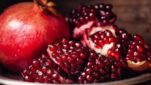 ماذا يحدث لجسمك عند تناول الرمان؟