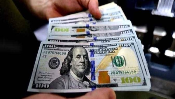 سعر الدولار والدينار.. أسعار العملات اليوم الأثنين