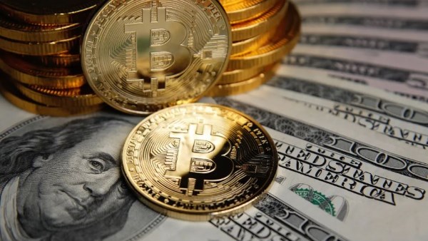 صدمة لمستخدمي بيتكوين.. ثغرة خطيرة في «محافظ آمنة» تسرق 130 مليون دولار