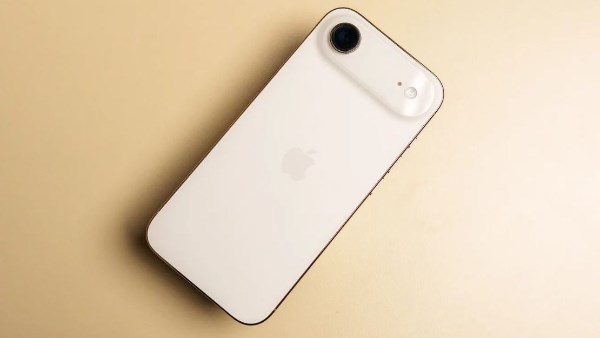 آبل تخطط لأكبر تغيير في تاريخ آيفون.. تسريب يكشف مفاجأة iPhone 20