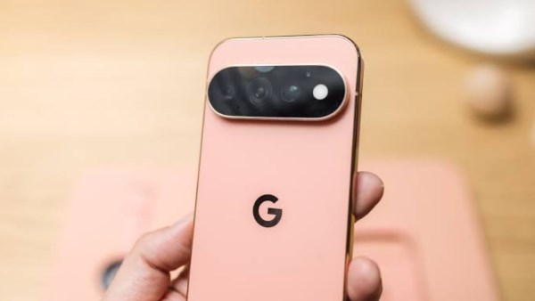 ميزة ثورية في Pixel 11.. هاتف جوجل الجديد يحول لغة الإشارة إلى نص