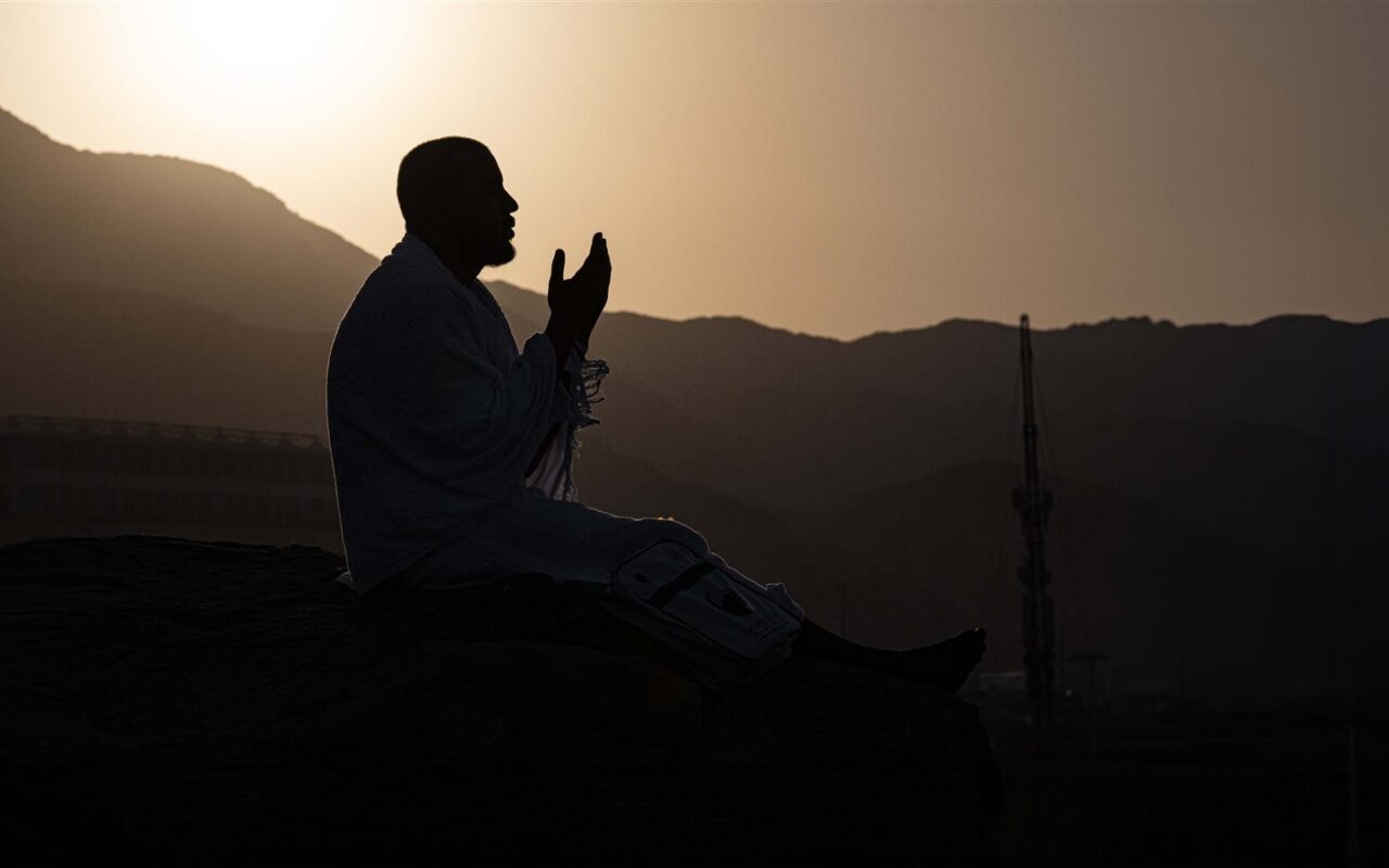 الدعاء الذي لا يرد.. هذا النوع من الناس يستجيب الله دعاءهم فكن منهم