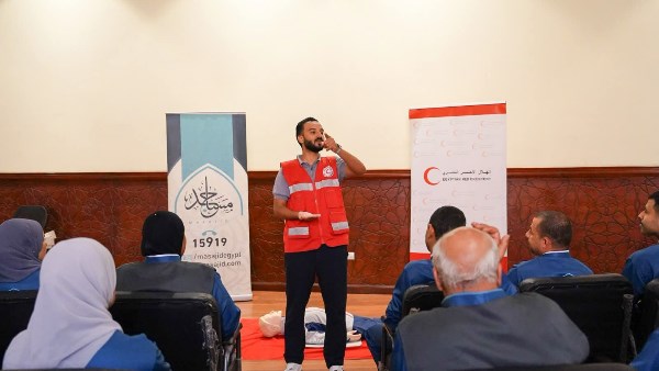 الأوقاف تواصل تطوير الخدمات بمسجد الحسين وتدريب العاملين على الإسعافات الأولية