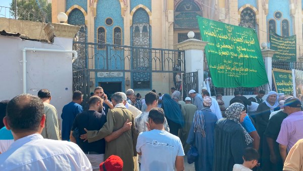 احتفالا بالمولد النبوي.. مسيرة الطرق الصوفية تنطلق من مسجد سيدي صالح الجعفري لـ الحسين