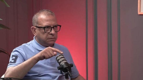 دفع بالجنيه وبالتقسيط.. أشرف عبد العزيز: كهربا كان يقدر يأجل غرامة الزمالك حتى 2028