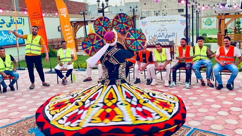 أجواء أسرية وحلوى المولد.. تفاصيل احتفال المتعافين داخل مراكز العزيمة