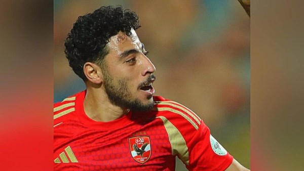 الأهلي يعلن صفقة عودة أكرم توفيق.. اللاعب ينهي إجراءات سفره إلى معسكر إسبانيا