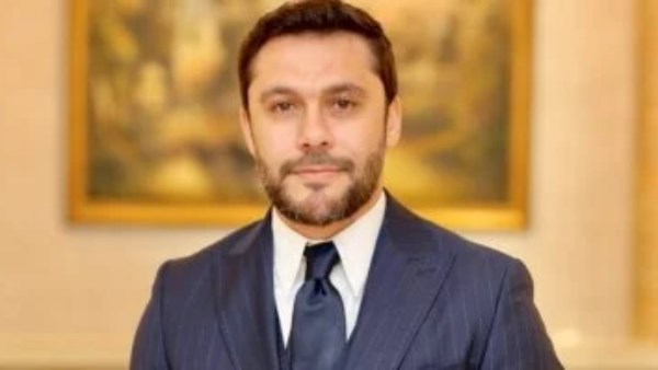 أحمد حسن يكشف عن مفاجأة في تشكيل الأهلي أمام زد بالدوري