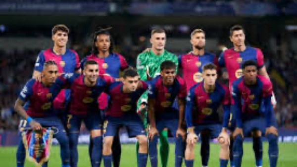 إبراهيموفيتش يكشف كواليس صدامه مع جوارديولا: طلبت معاملة ميسي.. فكان مصيري البيع