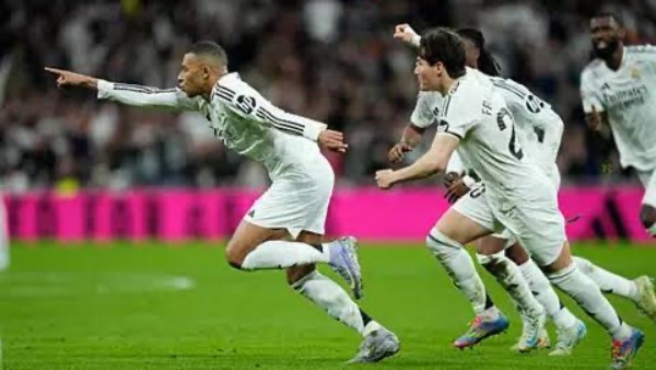 ريال مدريد يكتسح ريال سوسيداد برباعية ويتصدر الدوري الإسباني