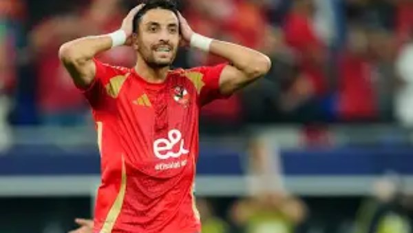 طاهر محمد طاهر يحرز الهدف الثاني للأهلي في شباك زد
