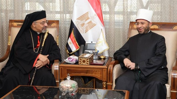 الأزهري يستقبل بطريرك الأقباط الكاثوليك وقيادات هيئة أوقاف الكنيسة
