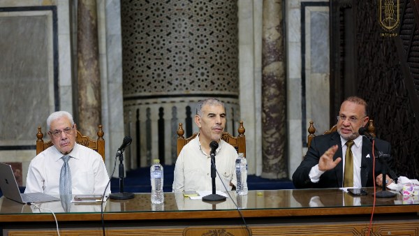 ملتقى التفسير بالجامع الأزهر: تدبر القرآن والعمل به منهجا لتحقيق التوازن بين مطالب الإنسان الروحية والسلوكية