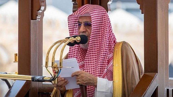 خطيب المسجد الحرام يحذر من تفسير الأحلام بغير علم: الرؤيا لا تحلل حراما ولا تحرم حلالا