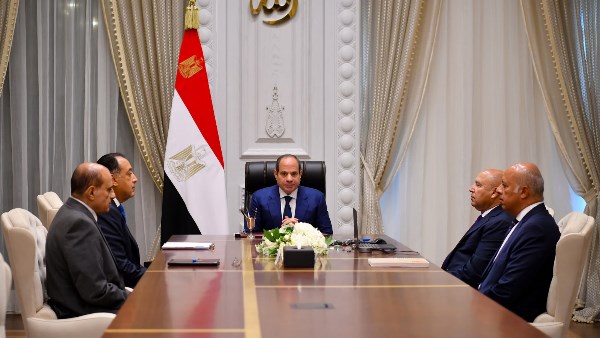 الرئيس السيسي يتابع الموقف التنفيذي لمشروعات تطوير موانئ سفاجا ودمياط والإسكندرية والسخنة