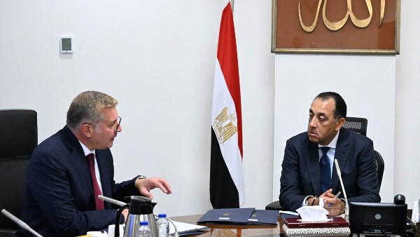 انتظام وصول شحنات الغاز الطبيعي المسال والوقود البترولي لضمان تشغيل محطات الكهرباء