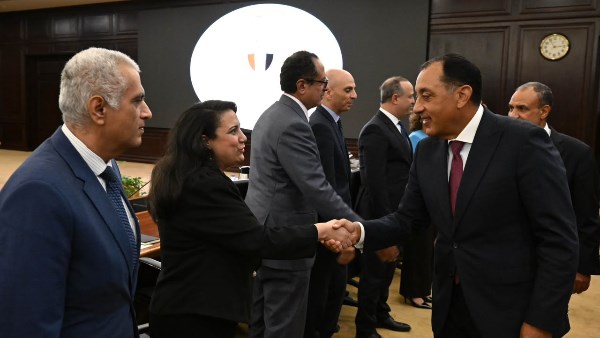 رئيس الوزراء يلتقي رؤساء البعثات الدبلوماسية المرشحين بالخارج