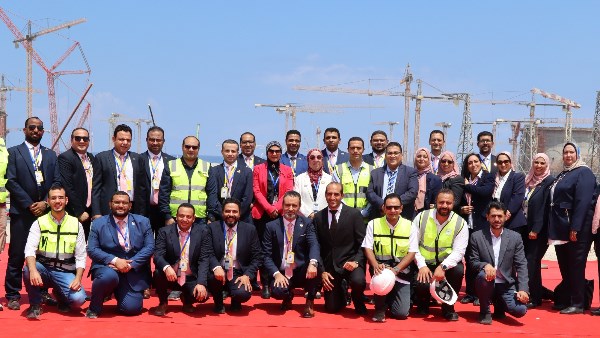 متدربو إعداد القادة يتفقدون مواقع الإنشاءات الخاصة بالوحدات النووية بالضبعة