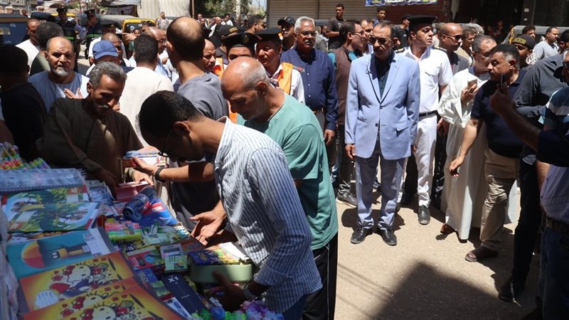 محافظ سوهاج يقود حملة مكبرة لضبط الأسواق ورفع الإشغالات بشوارع البلينا