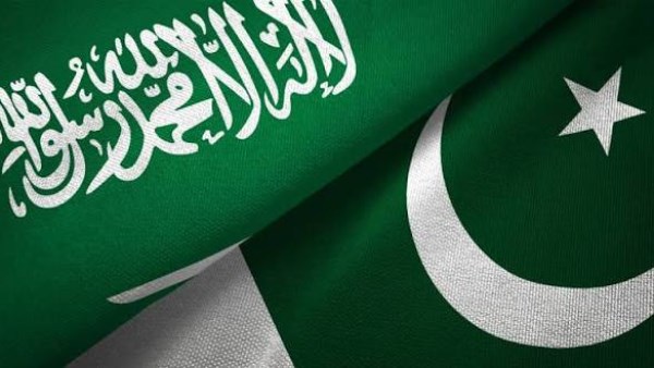 لبحث التطورات في المنطقة.. رئيس وزراء وقائد جيش باكستان يزوران السعودية غداً
