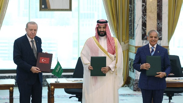 مسئول تركي: اتفاقية الدفاع المشترك لا تستهدف ‌أي ⁠طرف بعينه