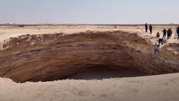 حفرة ضخمة تقود العراق لاكتشاف ممر مائي جوفي يرتبط بنهر الفرات