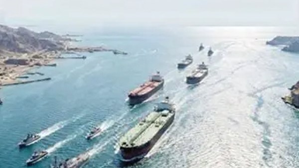 الحرس الثوري : فتح مضيق هرمز “كذبة ” حتى تتحكم أمريكا بأسعار النفط