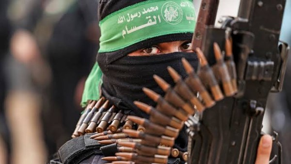 حماس تدعو الوسطاء وأمريكا لإلزام إسرائيل بوقف إطلاق النار وخارطة الطريق