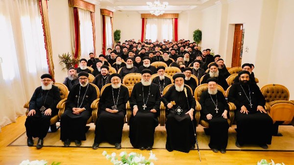 متحدث الكنيسة يُحاضر في اجتماع مجمع كهنة سمالوط حول أنافورا القداس الإلهي | صور