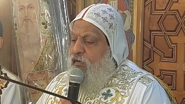 رسامة ولقاءات أبوية.. الأنبا ميخائيل يترأس قداس دير الأنبا برسوم