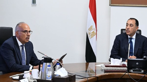 رئيس الوزراء يتابع جهود الدولة لحماية الشواطئ ومخطط استعادة شواطئ الإسكندرية