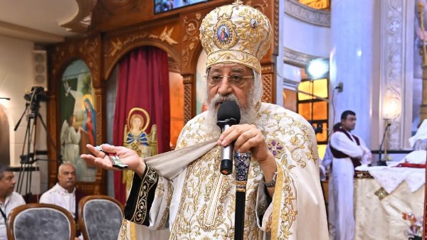 البابا تواضروس يدشن كنيسة “الشهيدين مارجرجس والأمير تادرس الشطبي” بمطار النزهة بالإسكندرية