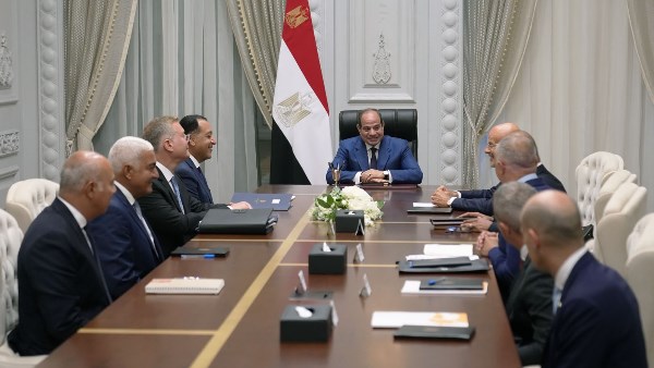 الرئيس السيسي يستقبل الرئيس التنفيذي لشركة “إيني” الإيطالية