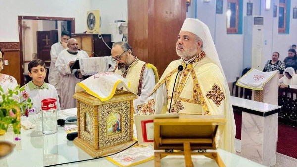 الأنبا عمانوئيل يحتفل بعيد السيدة العذراء برعية سلطانة الملائكة بقنا