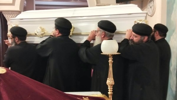 نصف قرن من الخدمة.. نياحة القس يوحنا جرجس كاهن كنيسة العذراء بالعباسية الشرقية