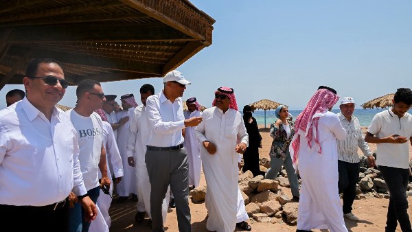 محافظ جنوب سيناء: تطوير دهب كوجهة سياحية عالمية مع الحفاظ على البيئة