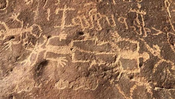 بصمات يد بشرية.. «كهف الزرانيج» يكشف أسرار الإنسان القديم في جنوب سيناء