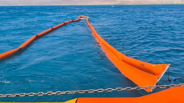 تحرك عاجل لاحتواء تسرب زيتي في رأس بدران.. جنوب سيناء تكثف أعمال التطهير وتحاصر آثاره