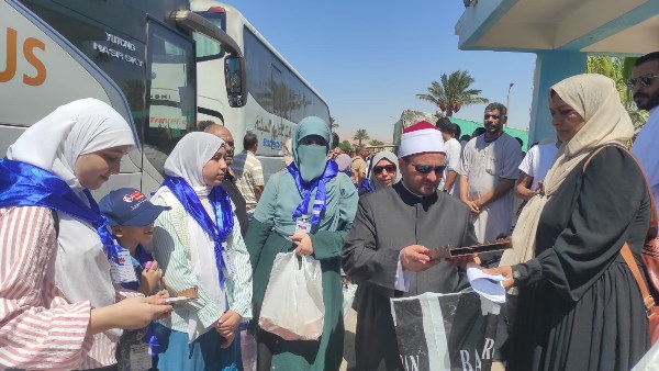 من آيات القرآن إلى رحاب الحرم.. 4 حافظات سيناويات يحصدن «عمرة العمر» مكافأةً لتفوقهن