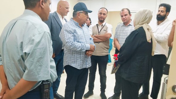 محافظ الدقهلية في زيارة لمركز علاج الأورام بميت غمر ويشيد بالأداء المتميز.. صور