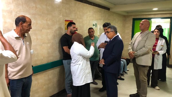 محافظ الدقهلية يتفقد مستشفى المنصورة التخصصي ويشدد على مستوى الخدمات الطبية