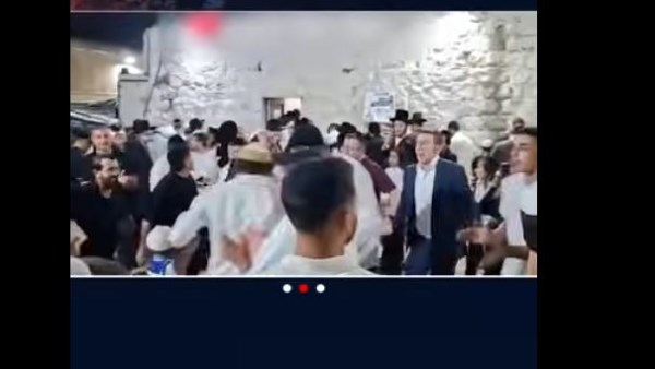 حماية قوات الاحتلال.. مستوطنون يقتحمون مقام قبر يوسف في نابلس| فيديو