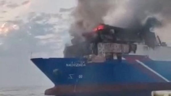أوكرانيا توقف هجماتها على سفن نفط بموانئ روسيا بطلب من قيادة أمريكية