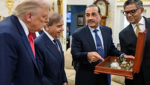 مصادر: قائد الجيش ⁠الباكستاني تحدث مع ترامب قبل زيارته المرتقبة لإيران