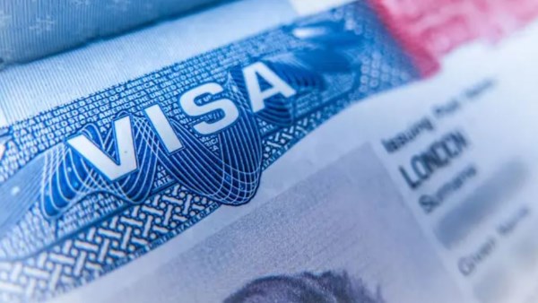 إدارة ترامب تعلق مواعيد منح تأشيرات الهجرة للمتقدمين من أنحاء العالم