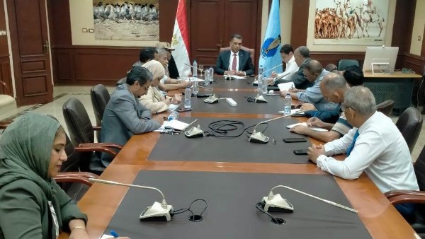 محافظ البحر الأحمر يدشن مبادرة «وعي يحمي وطن» لطلاب المدارس المتفوقين